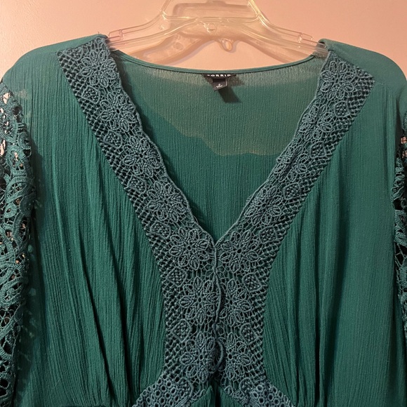 Torrid Green Lace Sleeve Blouse - Picture 8 of 15